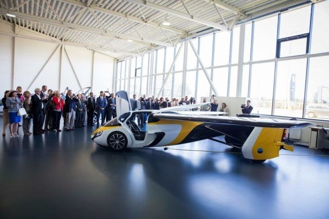 Se terminaron los atascos con el coche volador: AeroMobil